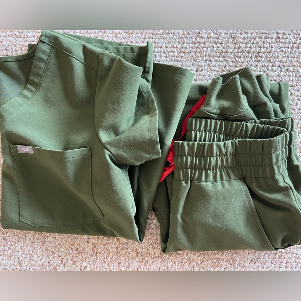 Figs scrubs